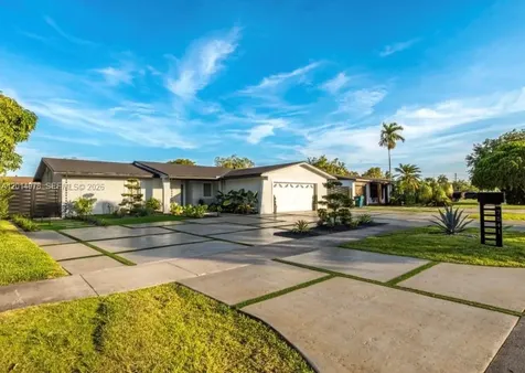 7541 SW 135th Avenue Miami FL 33183