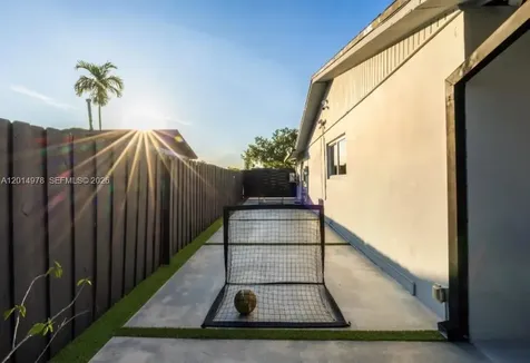 7541 SW 135th Avenue Miami FL 33183