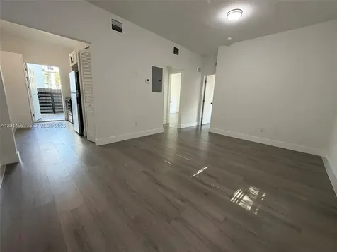 638 SW 21st Avenue Miami FL 33135