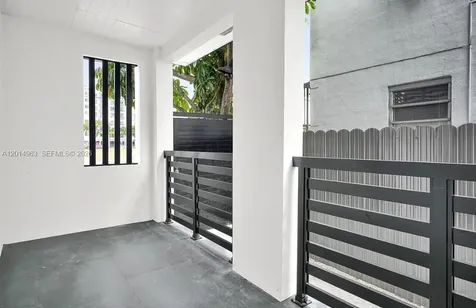 638 SW 21st Avenue Miami FL 33135