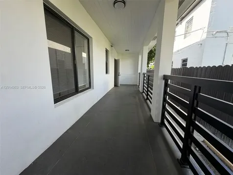 638 SW 21st Avenue Miami FL 33135