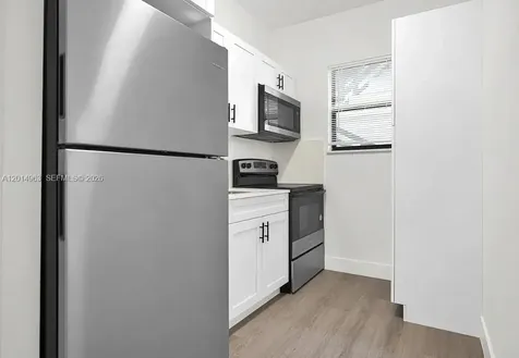 638 SW 21st Avenue Miami FL 33135
