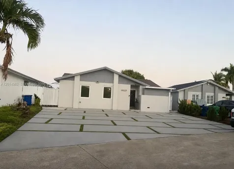 19527 NW 50th Court Miami Gardens FL 33055