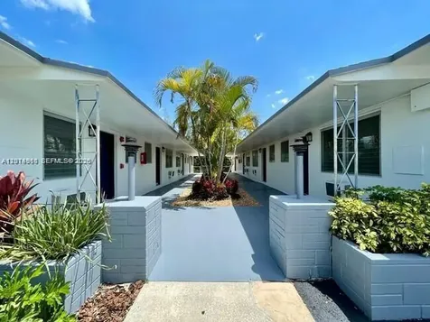 13035 Emerald Drive North Miami FL 33181