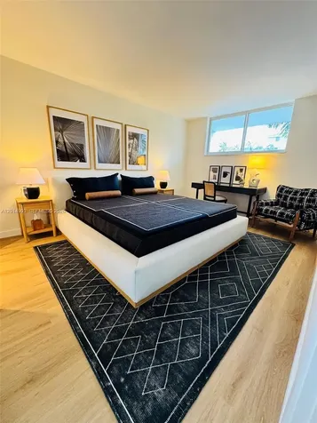 1045 10th Street Miami Beach FL 33139