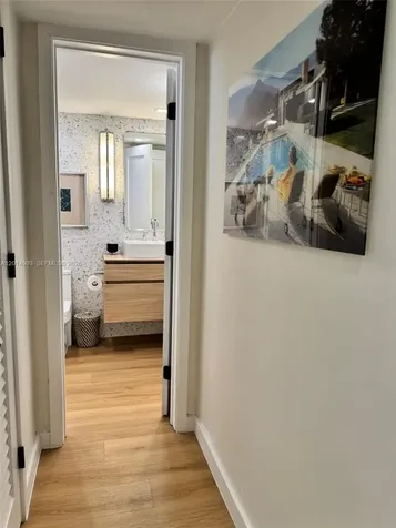 1045 10th Street Miami Beach FL 33139