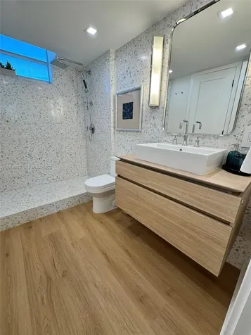 1045 10th Street Miami Beach FL 33139