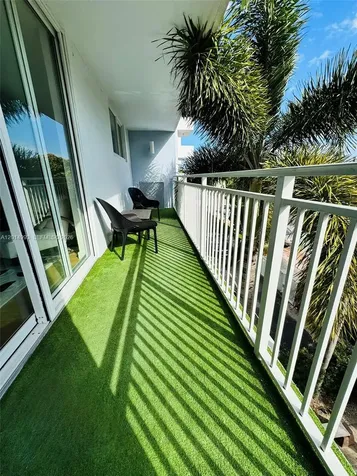 1045 10th Street Miami Beach FL 33139