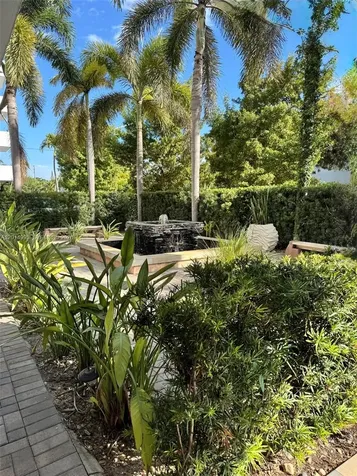 1045 10th Street Miami Beach FL 33139