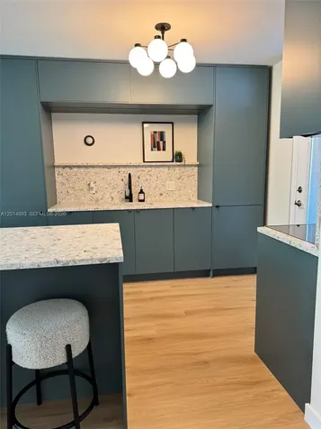 1045 10th Street Miami Beach FL 33139