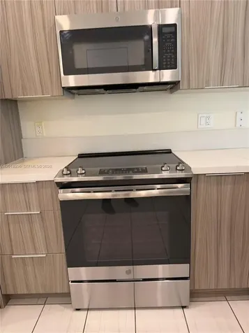 10222 NW 64th Way Doral FL 33178