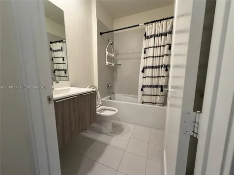 10222 NW 64th Way Doral FL 33178