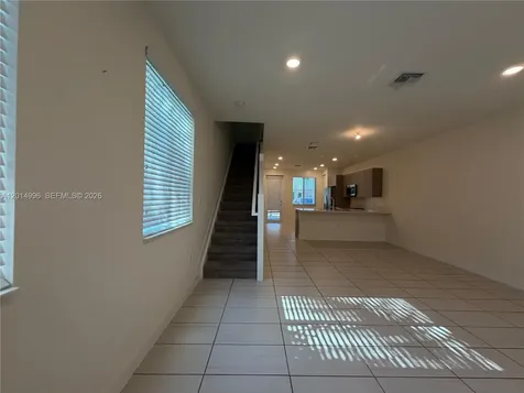 10222 NW 64th Way Doral FL 33178