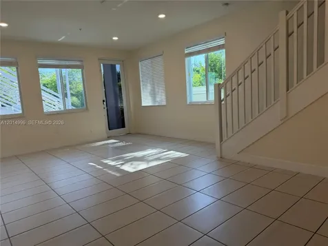 10222 NW 64th Way Doral FL 33178