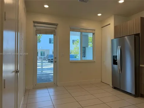 10222 NW 64th Way Doral FL 33178