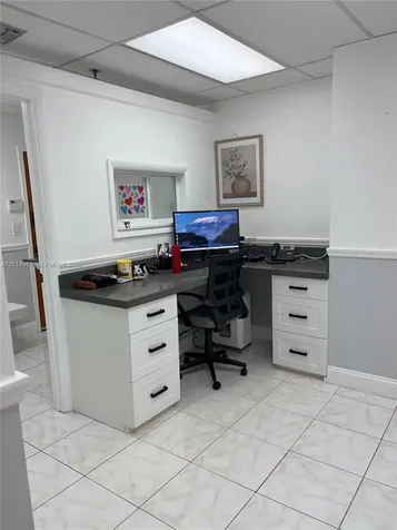 2100 W 76th Street Hialeah FL 33016