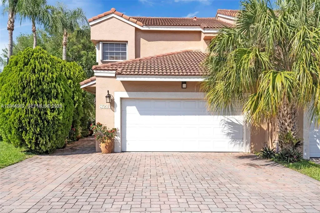 8211 NW 191st Lane Hialeah FL 33015