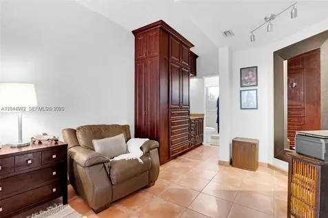 8211 NW 191st Lane Hialeah FL 33015