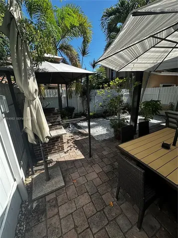 8211 NW 191st Lane Hialeah FL 33015
