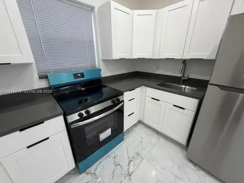 1909 Plunkett Street Hollywood FL 33020