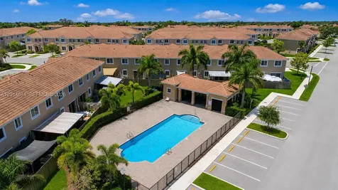 2382 SE 10th Street Homestead FL 33035