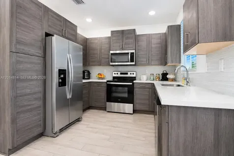 2382 SE 10th Street Homestead FL 33035