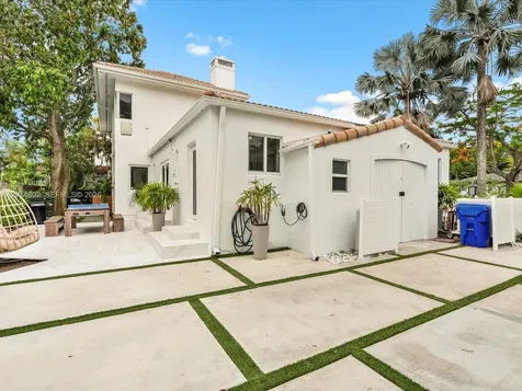 825 SW 23rd Road Miami FL 33129