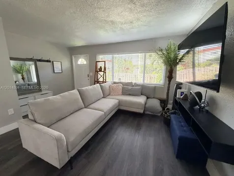 1500 NE 151st Street Miami FL 33162