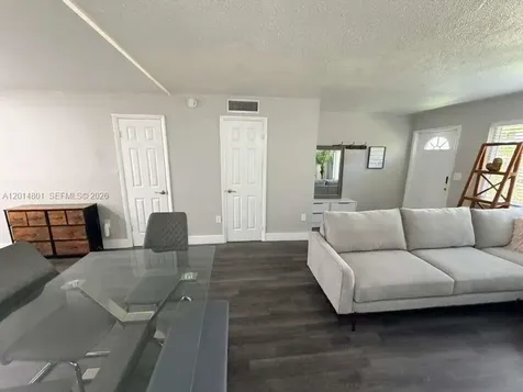 1500 NE 151st Street Miami FL 33162