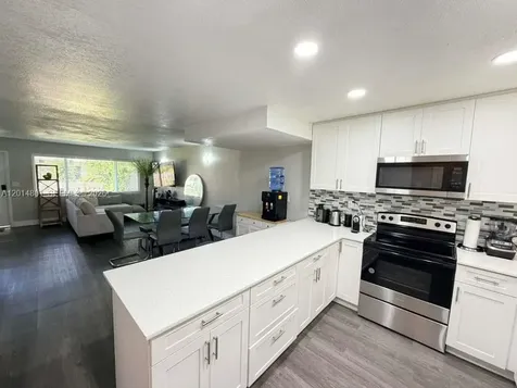 1500 NE 151st Street Miami FL 33162
