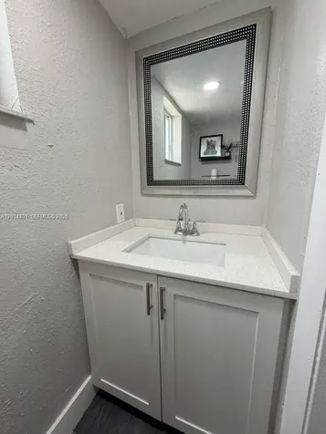 1500 NE 151st Street Miami FL 33162