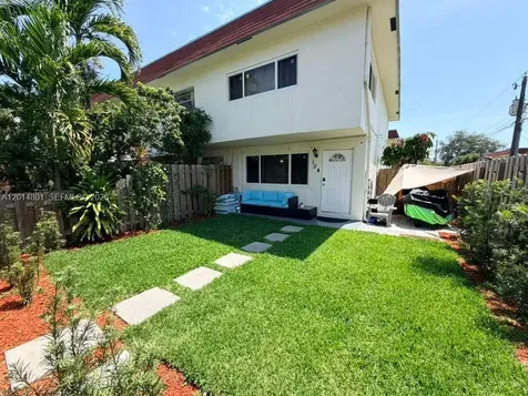 1500 NE 151st Street Miami FL 33162