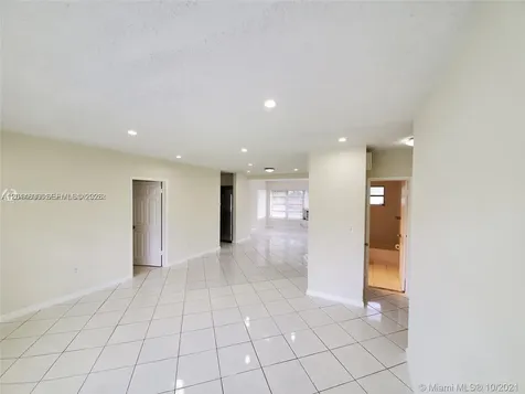 1630 NE 157th North Miami Beach FL 33162