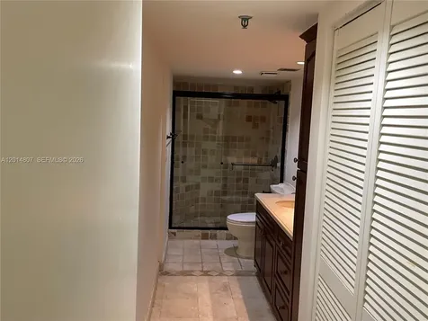 2625 Collins Avenue Miami Beach FL 33140