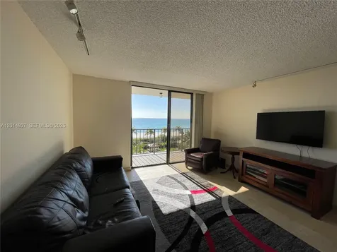 2625 Collins Avenue Miami Beach FL 33140