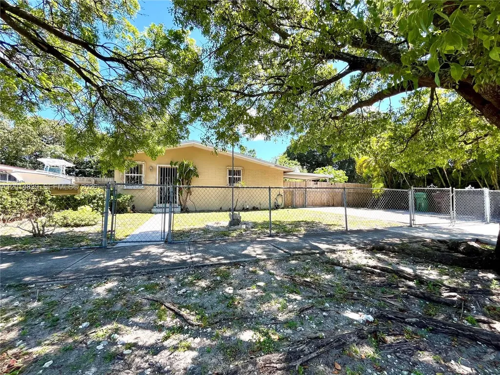 1310 W 31st Street Hialeah FL 33012