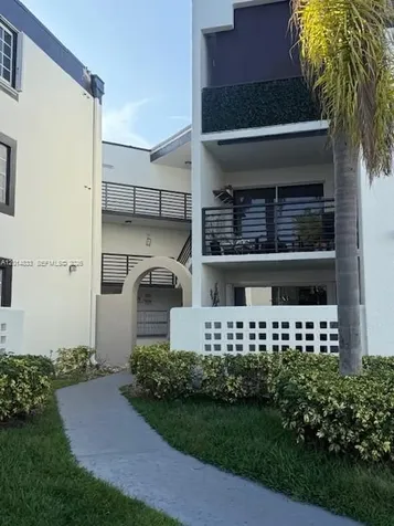 9735 Fontainebleau Boulevard Miami FL 33172