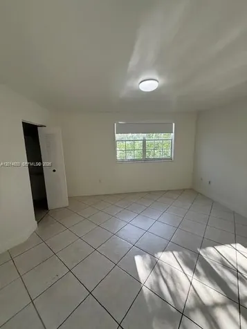 9735 Fontainebleau Boulevard Miami FL 33172