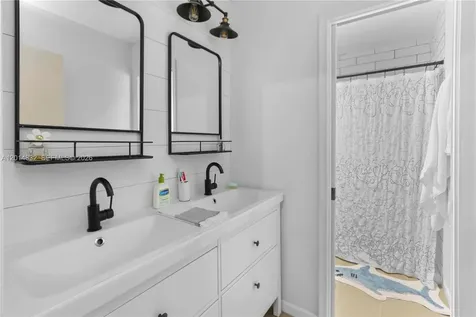 8555 SW 114th Court Miami FL 33173