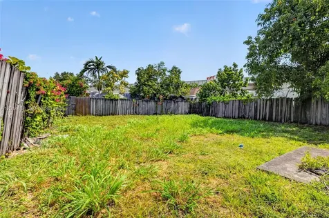 1211 NW 37th Street Miami FL 33142