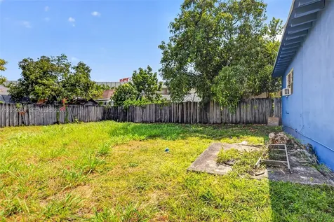 1211 NW 37th Street Miami FL 33142