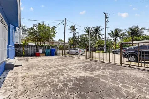1211 NW 37th Street Miami FL 33142