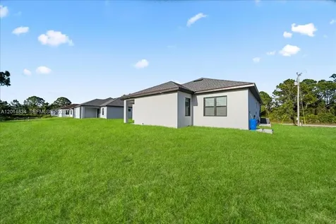 626 Beach Avenue S Lehigh Acres FL 33974
