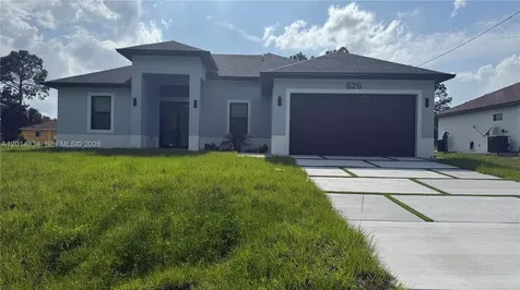626 Beach Avenue S Lehigh Acres FL 33974