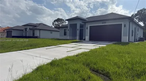 626 Beach Avenue S Lehigh Acres FL 33974