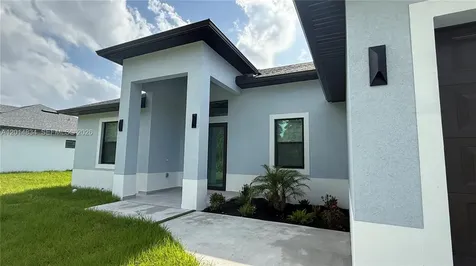 626 Beach Avenue S Lehigh Acres FL 33974