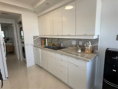 2000 Island Boulevard Aventura FL 33160
