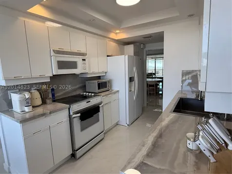 2000 Island Boulevard Aventura FL 33160