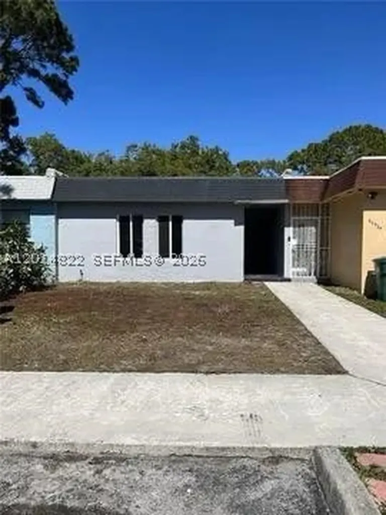 20922 NW 39th Avenue Miami Gardens FL 33055