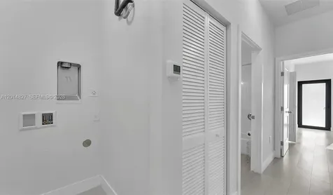 4817 E 9th Lane Hialeah FL 33013